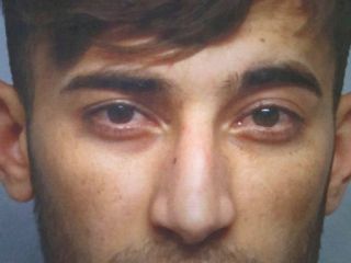 یک پناهجوی عراقی مظنون است که پس از تجاوز به دختری یهودی از آلمان گریخت