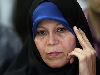 فائزه هاشمی: سیاست‌های حکومت در مسیر براندازی است / شهامت داشته باشید و رفراندوم برگزار کنید