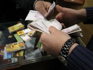 قیمت سکه طلا 'به بالای دو و نیم میلیون تومان رسید'