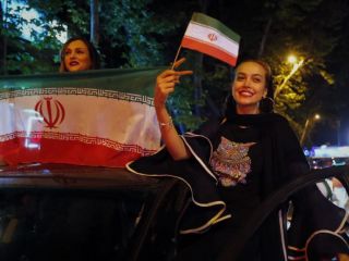 جام جهانی روسیه؛ شادی و رقص خیابانی مردم ایران پس از پیروزی بر مراکش