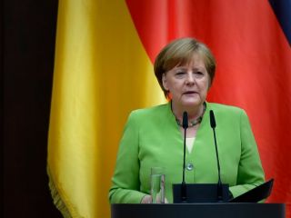 مرکل: باید راه‌حلی فوری برای رویکرد تهاجمی ایران در منطقه پیدا کرد