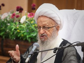 انتقاد تند مکارم شیرازی و چندین امام جمعه از درخواست مذاکره با آمریکا