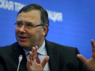 رئیس توتال: نمی‌توانم به خاطر ایران شرکت را در معرض تحریم قرار دهم