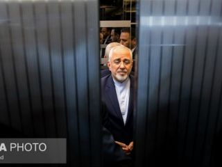 ظریف:‌ بعضی‌ها خیال نکنند اگر جمهوری‌اسلامی رفت آنها سر کار می‌آیند