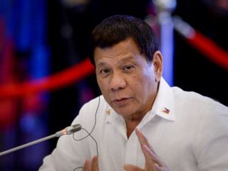 انتقاد شدید از رئیس‌جمهوری فیلیپین به خاطر «ابله» خواندن خدا