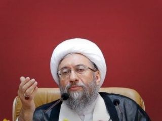 صادق لاریجانی 'برهم زنندگان ثبات اقتصادی' را تهدید به اعدام کرد