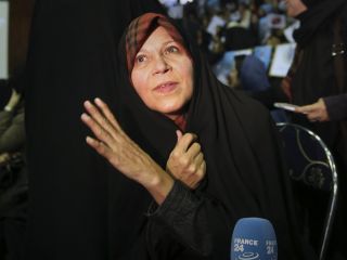 گفت‌وگو فائزه هاشمی با فایننشال تایمز: باید با آمریکا مذاکره کرد، روحانی کشور را رها کرده