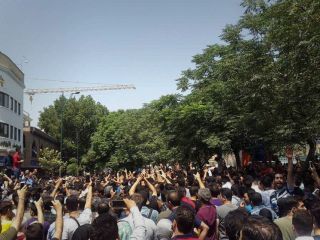 هشدار روزنامه جمهوری اسلامی: این آتش دامن همه را خواهد گرفت