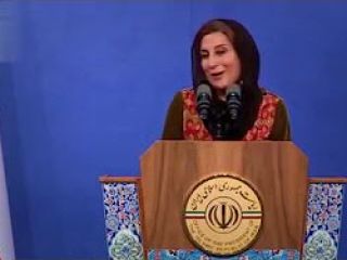 معتمد آریا :اگر سیاست را از هنر جدا کنید آنگاه میشود بهروز وثوقی را هم به افطاری دعوت کرد