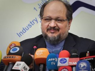 وزیر صنعت ایران با انتشار اسامی دریافت‌کنندگان ارز دولتی مخالفت کرد