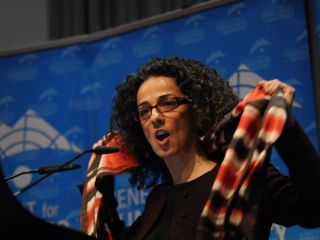 گزارش نیویورک تایمز درباره مسیح علینژاد؛ زنی که موهایش جمهوری اسلامی را می ترساند