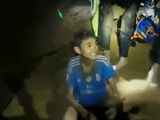 آموزش غواصی به نوجوانان تایلندی گرفتار در میان آب‌های غار