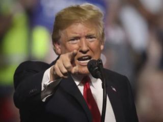 ترامپ: مزاحمت قایق‌های ایرانی برای ناوگان جنگی آمریکا به صفر رسید