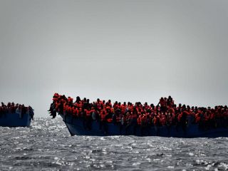 گزارش: قاچاق روزانه ۳۰۰ نفر از مرزهای شمال غربی