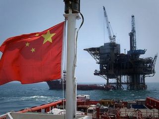 آمریکا: اگر چین و روسیه به خرید نفت ایران ادامه بدهند تحریم می‌شوند