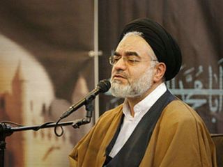 امام جمعه اصفهان: دختران باید از کلاس اول ابتدایی با چادر به مدرسه بروند