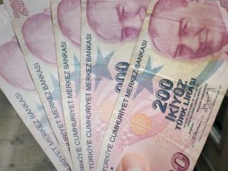 سقوط شدید لیر ترکیه در برابر دلار آمریکا