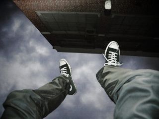 یک مقام در وزارت کشور می گوید هر سال بیش از پنج‌هزار نفر در ایران خودکشی می‌کنند