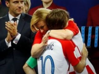 مطهری: آغوش رئیس جمهور کرواسی مادرانه و غیرجنسی بود اما نباید پخش می‌شد