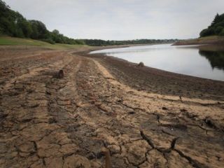 استفاده از شیلنگ آب در بخش‌هایی از بریتانیا ممنوع می‌شود