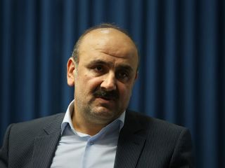 شهردار قزوین ممنوعیت پیراهن آستین کوتاه برای رانندگان تاکسی را تایید کرد