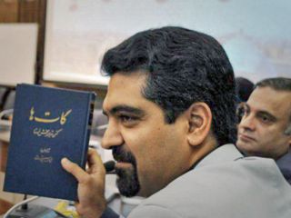 مجمع تشخیص به بازگشت سپنتا نیکنام به شورای شهر رأی داد