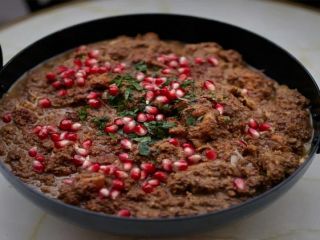 آشنایی با روش تهیه‌ی خورشت انار