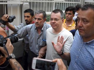 افزایش تنش میان آمریکا و ترکیه بر سر کشیش زندانی