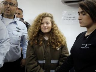 تمیمی، دختری که به سرباز اسرائیلی سیلی زده بود آزاد شد