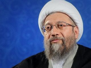 صادق لاریجانی: اعلام قیمت ارز در برخی سایت‌ها براساس محاسبات غلط است