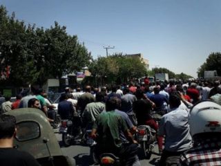 تظاهرات در اصفهان در اعتراض به موج تورم و گرانی