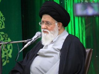 واکنش به اعتراضات در نماز جمعه: «به خاطر پایین افتادن شکم مقابل نظام نایستید»