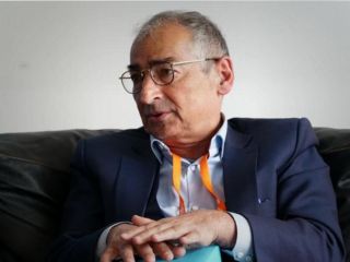 زیباکلام: دولت روحانی دولتی کاملا ورشکسته است