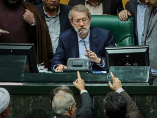 لاریجانی: اتهامات مطرح‌ شده در جلسه استیضاح ربیعی را بررسی می‌کنیم