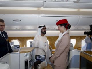 زن انگلیسی که به خاطر نوشیدن شراب در پرواز امارات دستگیر شده بود، آزاد شد