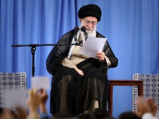 دفتر آیت‌الله خامنه‌ای درباره جمله جنجالی «اشتباه کردم» اطلاعیه داد
