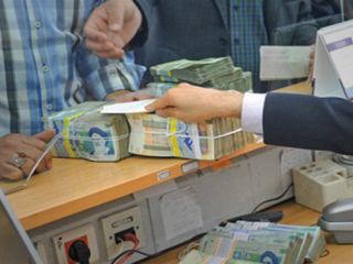 یک اقتصاددان:  طی سه ماه آینده کل اقتصاد ایران قفل خواهد شد