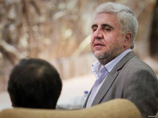 فرهاد رهبر «در جلسه اضطراری» از ریاست دانشگاه آزاد عزل شد