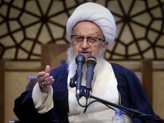 انتقاد تند یک مرجع تقلید از 'تهدید به مرگ' روحانی در تجمع قم