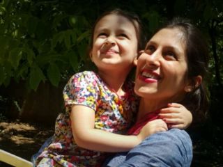 نازنین زاغری پس از دو سال زندان به مرخصی آمد