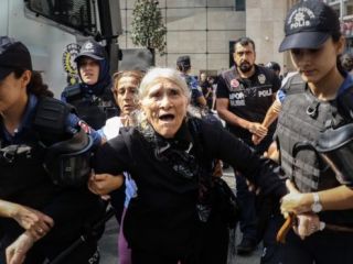 پلیس ترکیه به تظاهرات 