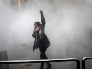 آسوشیتدپرس: تظاهرات دی‌ماه ایران را به لرزه انداخت