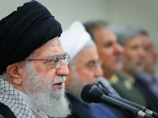 خامنه‌ای خطاب به دولت: از اروپایی‌ها، در مسائلی نظیر برجام قطع امید کنید