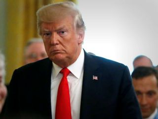 ترامپ: احتمال سقوط حکومت ایران به دلیل سیاست‌های دولت آمریکا