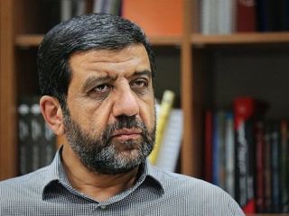 خاطره‌ی عزت‌الله ضرغامی، از بوسیدن سینه‌ی او از سوی خانم‌ها!