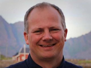 وزیر حمل و نقل نروژ برای تحقق رویای همسرش از وزارت استعفا داد