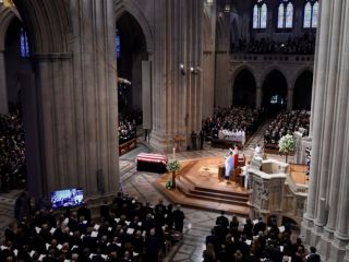 مراسم بزرگداشت سناتور جان مک‌کین با سخنرانی چهره‌های برجسته سیاسی آمریکا برگزار شد