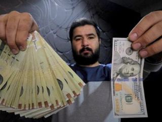 قیمت دلار ۱۲ هزار تومان رسید؛ پوند از ۱۵ هزار تومان رد کرد