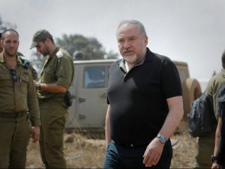 وزیر دفاع اسرائیل: اگر لازم باشد منافع نظامی ایران در عراق را هدف قرار می‌دهیم