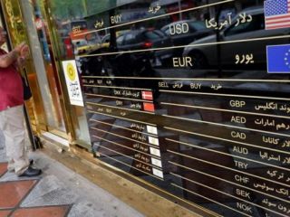 گزارش‌ها از افزایش قیمت دلار به بالای ۱۴ هزار تومان در بازار غیررسمی